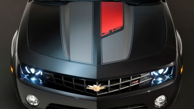 Illustration for article titled 2012 Camaro V6 asks Mustang: who's the boss?